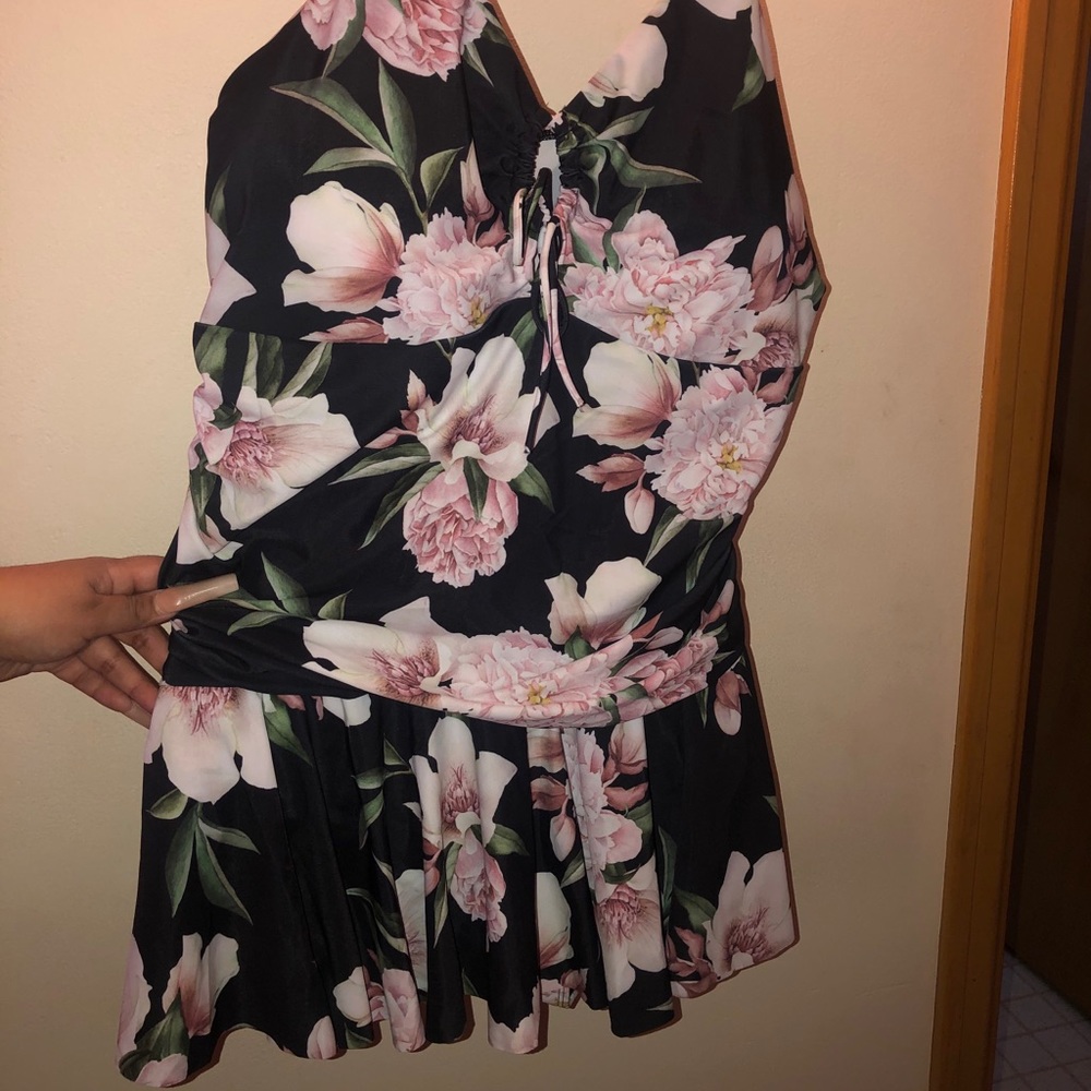 Plus size swim suit